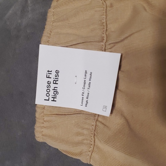 NWT Nike Loose Fit High Rise shorts XS - Picture 3 of 6